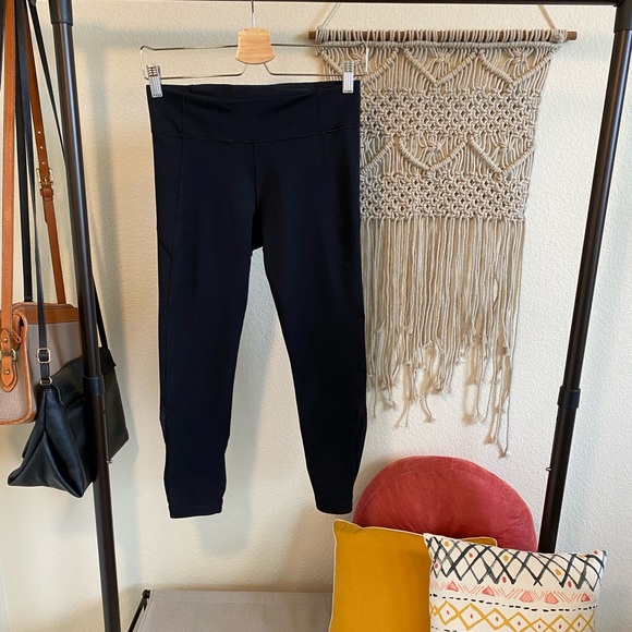 Under Armour | Reflect Crop - Picture 1 of 4